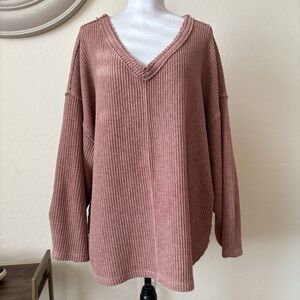 Free People women’s Mauve V-Neck oversized Sweater. L